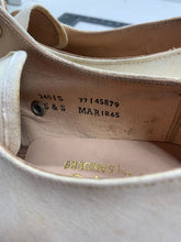 Load image into Gallery viewer, Original WW2 British Army Women&#39;s White Summer Shoes - ATS WAAF - Size 240 S
