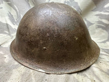 Charger l&#39;image dans la galerie, Original WW2 Canadian / British Army Mk3 High Rivet Turtle Helmet
