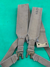 Charger l&#39;image dans la galerie, Original WW2 British Army 37 Pattern L Straps -  M.E.Co - 1941 Dated
