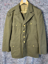 Lade das Bild in den Galerie-Viewer, Original US Army WW2 Class A Uniform Jacket - 38&quot; Regular Chest - 1942 Dated

