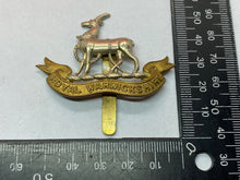 Load image into Gallery viewer, Original WW1 / WW2 British Army - Royal Warwickshire Regiment Cap Badge
