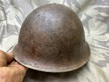 Charger l&#39;image dans la galerie, Original WW2 Canadian / British Army Mk3 High Rivet Turtle Helmet
