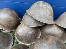 Lade das Bild in den Galerie-Viewer, Original WW2 Canadian / British Army Mk3 Turtle Helmet - High Rivet - Semi-Relic
