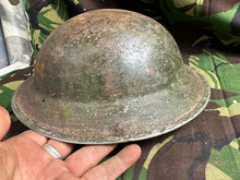 Lade das Bild in den Galerie-Viewer, Britischer Armee-Mk2-Brodie-Helm – Original aus dem 2. Weltkrieg – südafrikanische Herstellung 
