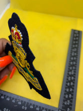 Load image into Gallery viewer, British Army Royal Artillery Embroidered Blazer Badge
