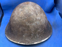 Charger l&#39;image dans la galerie, Original WW2 British Army / Canadian Army Mk3 Turtle Combat Helmet
