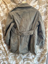 Charger l&#39;image dans la galerie, Genuine French Army Greatcoat - Ideal as WW2 US Army Jeep Coat - 38&quot; Chest
