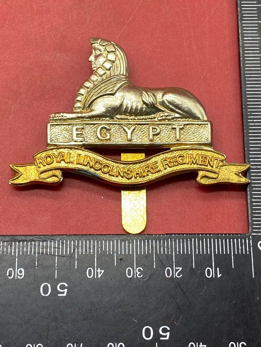 British Army WW1 / WW2 Royal Lincolnshire Regiment Cap Badge.