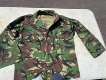 Charger l&#39;image dans la galerie, Genuine British Army DPM Woodland Combat Jacket - Size 160/104
