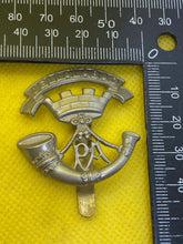 Charger l&#39;image dans la galerie, WW1 / WW2 British Army SOMERSET LIGHT INFANTRY White Metal Cap Badge.
