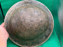 Lade das Bild in den Galerie-Viewer, Genuine WW2 British / South African Army Brodie Helmet
