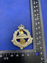 Load image into Gallery viewer, British Army Cap Badge - East Lancashire Regiment Kings Crown
