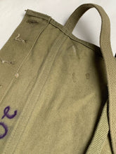 Lade das Bild in den Galerie-Viewer, Original WW2 US Army M1928 Haversack Pack Tail - 1944 Dated
