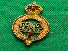 Lade das Bild in den Galerie-Viewer, Original KC British Army - Royal Army Grenadier Guards Cap / Epaulette Badge
