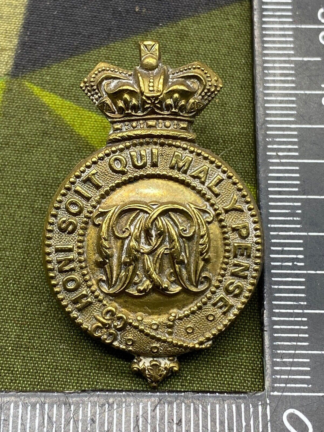 Victorian Crown British Army - The Grenadier Guards O/R Brass Badge 1896-1902