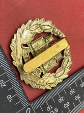 Load image into Gallery viewer, WW1 / WW2 British Army - Northamptonshire Regiment WM &amp; Brass Original Cap Badge

