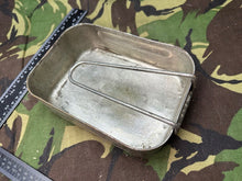 Charger l&#39;image dans la galerie, Original WW2 British Army Soldiers Mess Tin Set - Used Original
