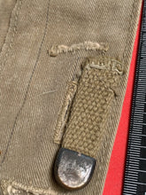 Lade das Bild in den Galerie-Viewer, Original WW2 US Army M1928 Haversack Pack Tail
