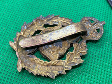 Lade das Bild in den Galerie-Viewer, WW1 British Army Queen&#39;s Own Worcestershire Hussars Cap Badge
