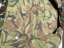 Charger l&#39;image dans la galerie, Genuine British Army DPM Woodland Combat Jacket - Size 160/104
