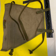 Charger l&#39;image dans la galerie, Original WW2 US Army M1928 Haversack Pack Tail - 1944 Dated
