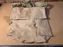 Lade das Bild in den Galerie-Viewer, Original WW2 British Army Indian Made Soldiers Gas Mask Bag &amp; Strap - 1942 Dated

