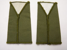 Load image into Gallery viewer, OD Green Rank Slides / Epaulette Pair Genuine British Army - RHA Sergeant
