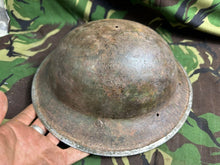 Lade das Bild in den Galerie-Viewer, Britischer Armee-Mk2-Brodie-Helm – Original aus dem 2. Weltkrieg – südafrikanische Herstellung 
