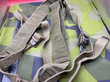 Load image into Gallery viewer, Original WW2 US Army Issue / Paratroopers Y-Straps / Suspenders / Yolk
