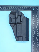Load image into Gallery viewer, BLACKHAWK Pistol Holster Belt Mount Right Hand - Sig 220 / 226
