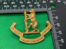 Lade das Bild in den Galerie-Viewer, WW1 / WW2 British Army 1st Battalion Warwickshire Volunteer Regiment Cap Badge
