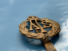 Lade das Bild in den Galerie-Viewer, Original WW2 British Army Kings Crown Cap Badge - ATS Auxiliary Territorial
