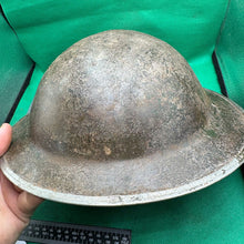 Lade das Bild in den Galerie-Viewer, Britischer Armee-Mk2-Brodie-Helm – Original aus dem 2. Weltkrieg – südafrikanische Herstellung 
