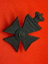 Charger l&#39;image dans la galerie, Original Victorian Crown The King&#39;s Royal Rifle Corps Cap / Pouch Badge
