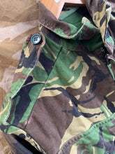 Load image into Gallery viewer, Genuine British Army Issue DPM Combat Smock - Size 40&quot; Chest
