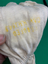 Lade das Bild in den Galerie-Viewer, Original WW2 1943 Dated British Royal Navy Gunners Flash Gloves - RARE
