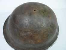 Lade das Bild in den Galerie-Viewer, Original WW2 British / Canadian Mk3 Turtle Helmet Great Paint
