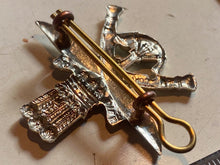 Load image into Gallery viewer, White Metal British Army 1st Gurkha Light Infantry Regiment Cap/Collar Badge
