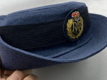 Charger l&#39;image dans la galerie, Royal Air  Force Female Officers Cap with Good Badge and Cap Band. Lovely item

