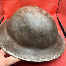 Lade das Bild in den Galerie-Viewer, British Army Mk2 Brodie Helmet - Original WW2 - South African Manufactured
