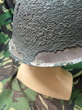 Lade das Bild in den Galerie-Viewer, RARE Original British Army 10th Gurkha Mk4 Turtle Helmet - Head Included
