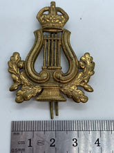 Lade das Bild in den Galerie-Viewer, Original WW2 British Army Musicians Kings Crown Brass Cap Badge
