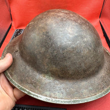 Lade das Bild in den Galerie-Viewer, Britischer Armee-Mk2-Brodie-Helm – Original aus dem 2. Weltkrieg – südafrikanische Herstellung 
