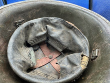 Charger l&#39;image dans la galerie, WW2 British / Canadian Army Mk3 Combat Turtle Helmet &amp; Liner - Camouflaged
