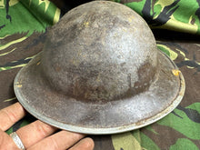 Lade das Bild in den Galerie-Viewer, Britischer Armee-Mk2-Brodie-Helm – Original aus dem 2. Weltkrieg – südafrikanische Herstellung 
