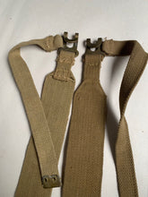 Charger l&#39;image dans la galerie, Original WW2 Dated British Army 37 Pattern Webbing L Straps - 1942 Dated
