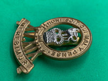 Charger l&#39;image dans la galerie, British Army 15h/19th The King&#39;s Royal Hussars Regiment Cap Badge Queens Crown
