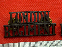 Lade das Bild in den Galerie-Viewer, Original British Army LONDON REGIMENT Blackened Shoulder Titles - Pair
