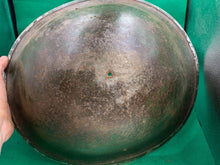 Charger l&#39;image dans la galerie, Original WW2 British Army / Canadian Army Mk3 Turtle Combat Helmet
