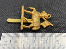 Load image into Gallery viewer, Genuine WW2 British Army The Queens Royal Regiment Cap Badge
